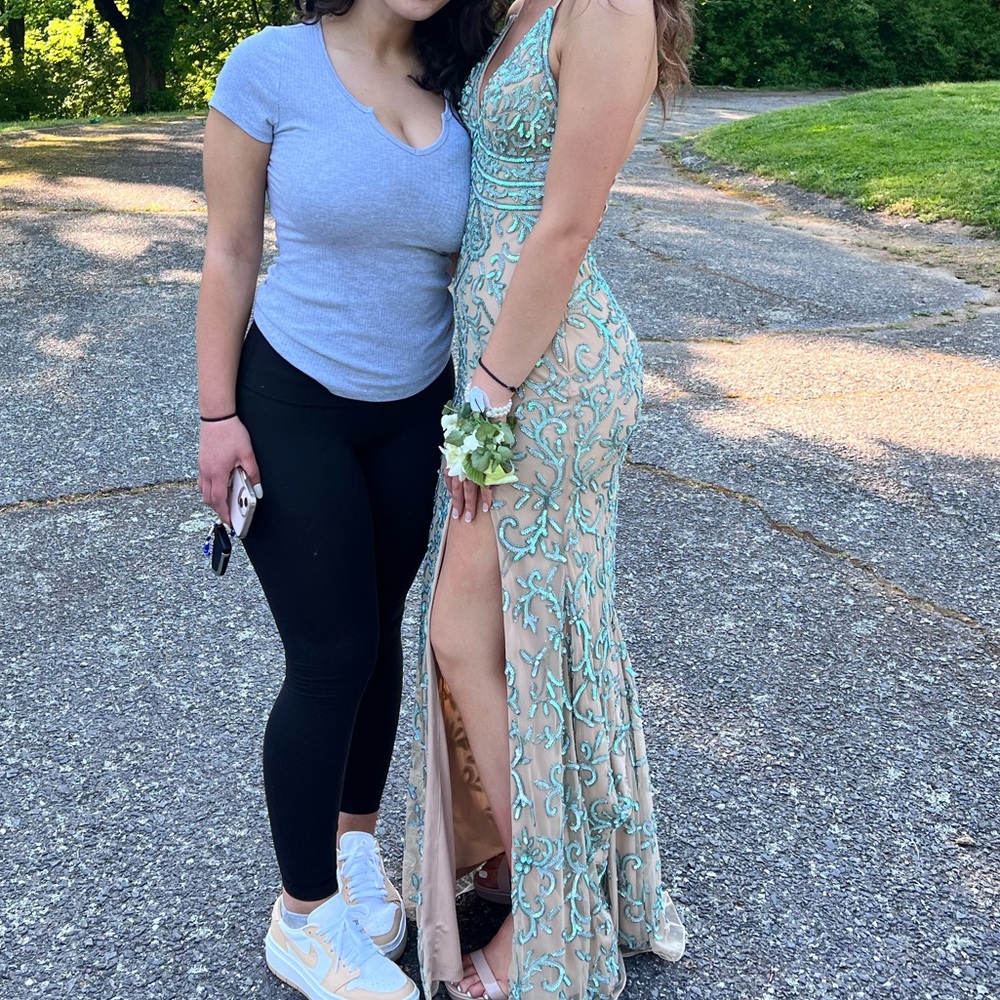 Prom Dress - Picture 3 of 5